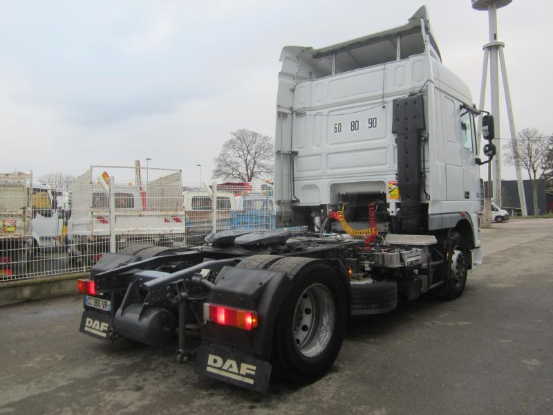 Tractor unit DAF XF105 460