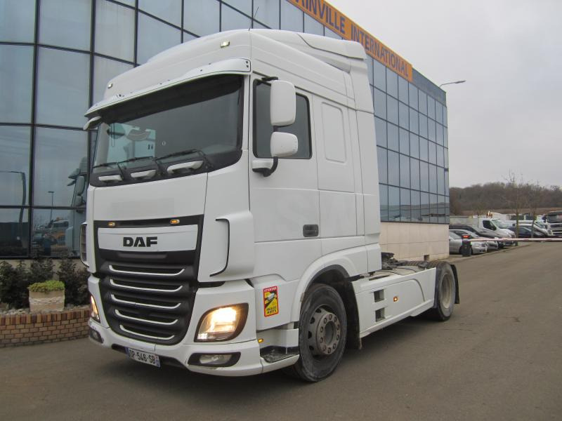 Tractor unit DAF XF105 460