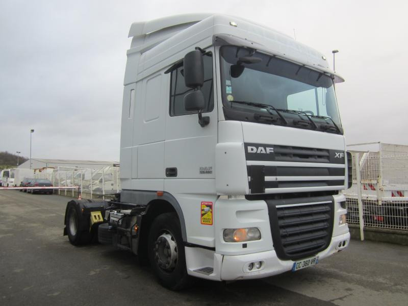 Tractor unit DAF XF105 460