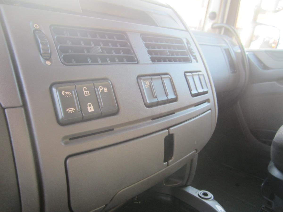 Tractor unit DAF XF105 460