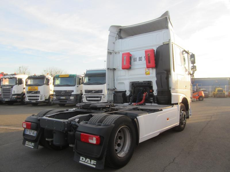 Tractor unit DAF XF105 460