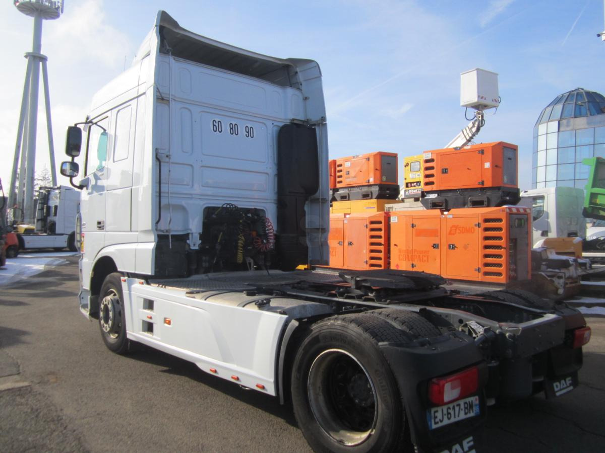 Tractor unit DAF XF105 460