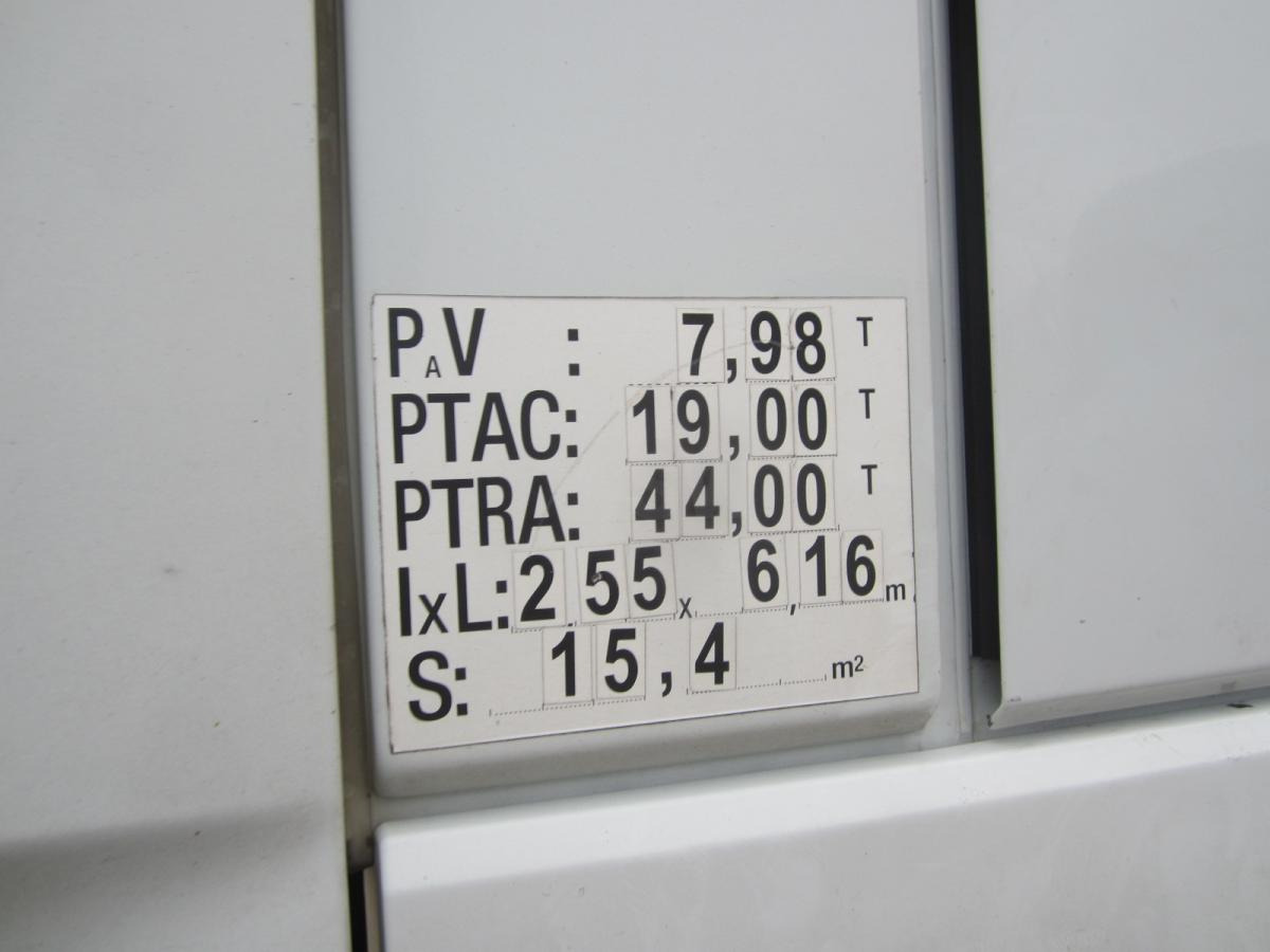 Tractor unit DAF XF105 460