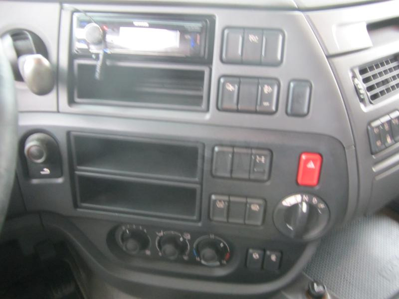 Tractor unit DAF XF105 460