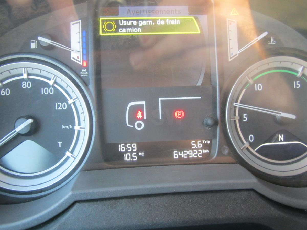 Tractor unit DAF XF105 460