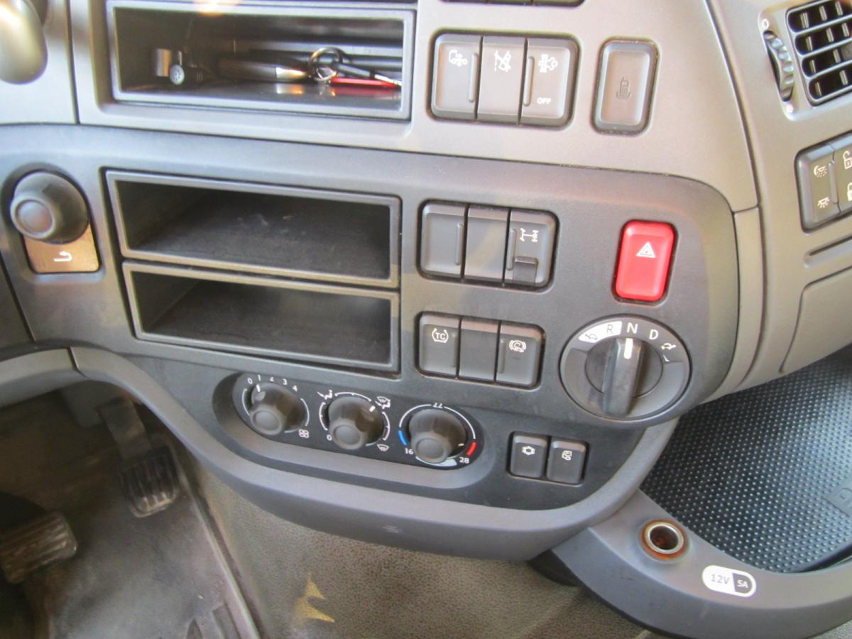 Tractor unit DAF XF105 460