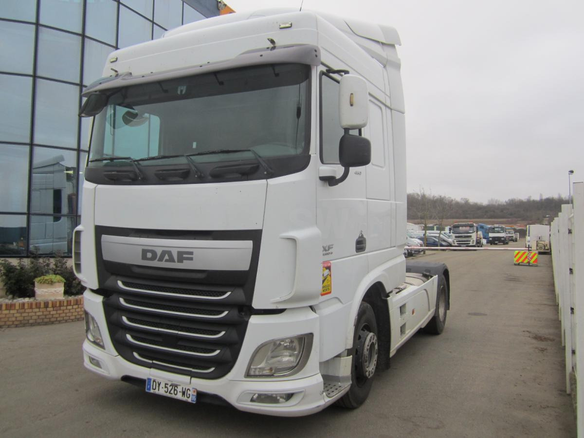 Tractor unit DAF XF105 460