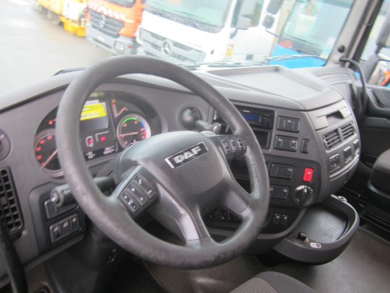 Tractor unit DAF XF105 460