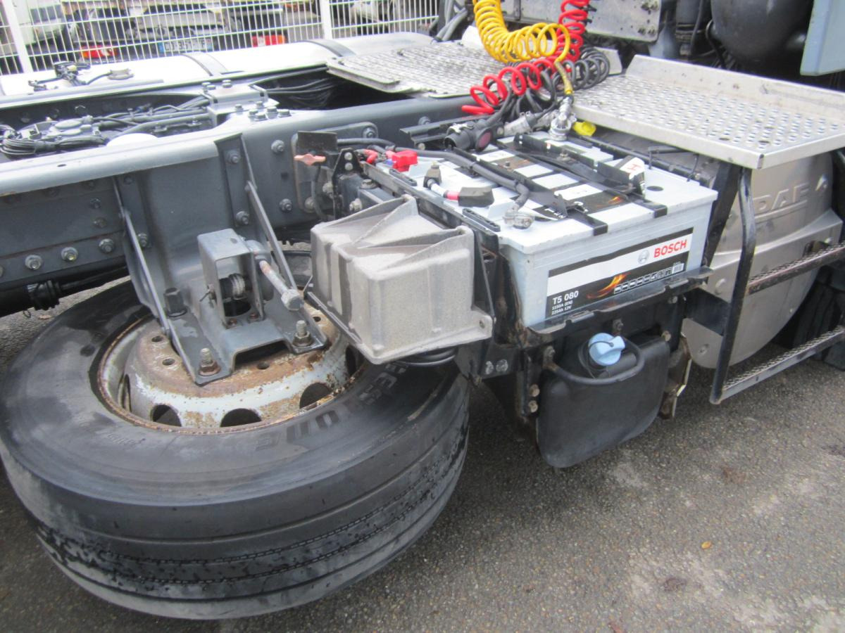 Tractor unit DAF XF105 460