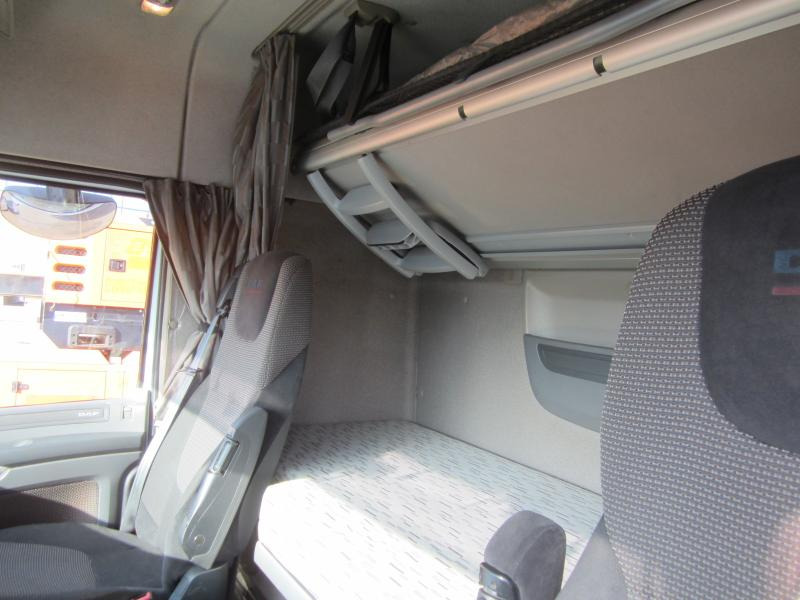 Tractor unit DAF XF105 460