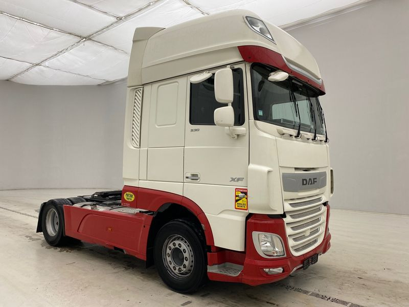 Tractor unit DAF XF105.530 Super Space Cab: picture 3