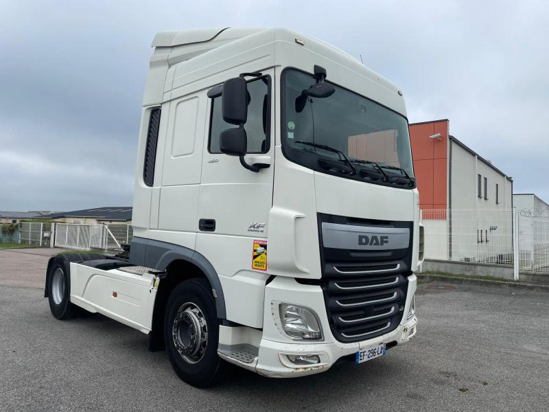 Tractor unit DAF XF460