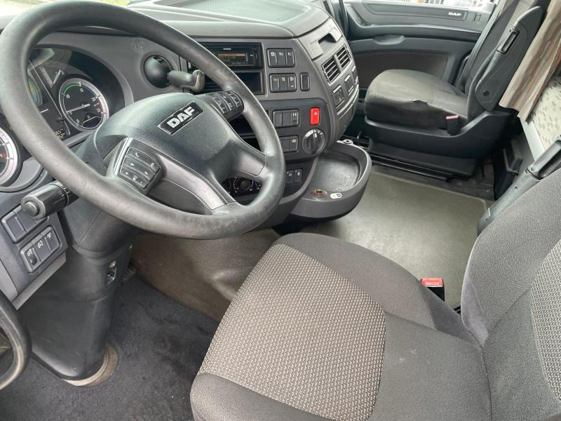 Tractor unit DAF XF460