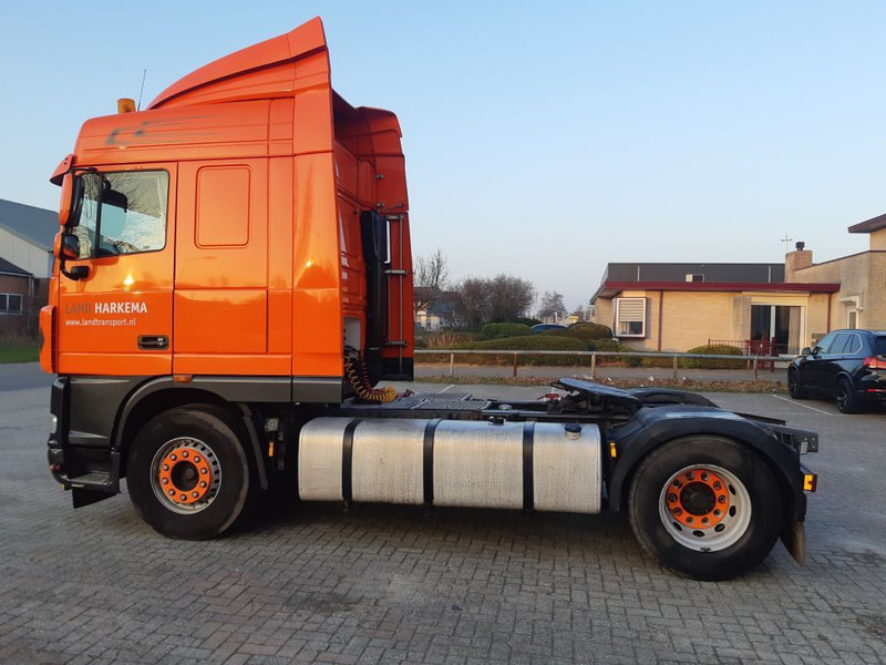 Tractor unit DAF XF 105 460 Spacecab Manual