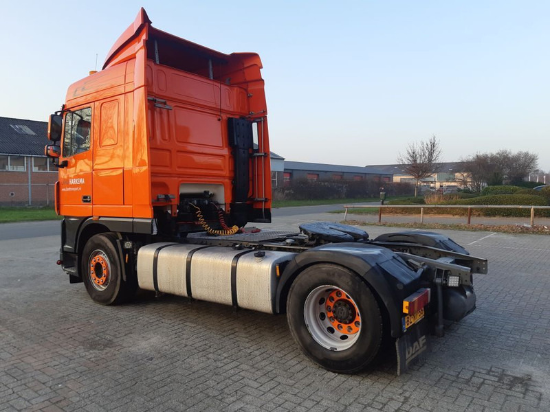 Tractor unit DAF XF 105 460 Spacecab Manual