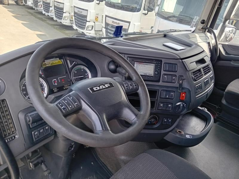 Tractor unit DAF XF 460