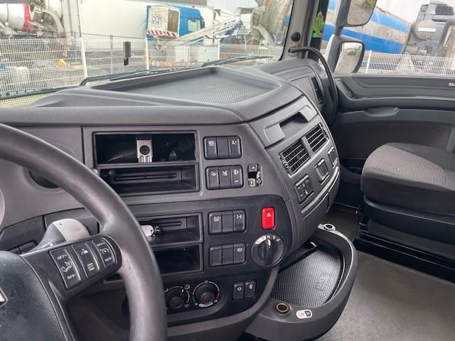 Tractor unit DAF XF 460