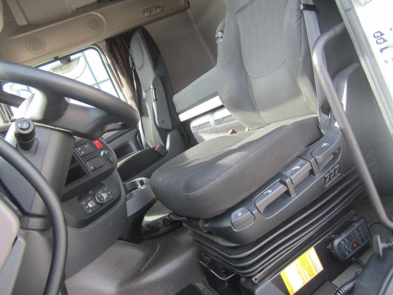 Tractor unit DAF XF 480