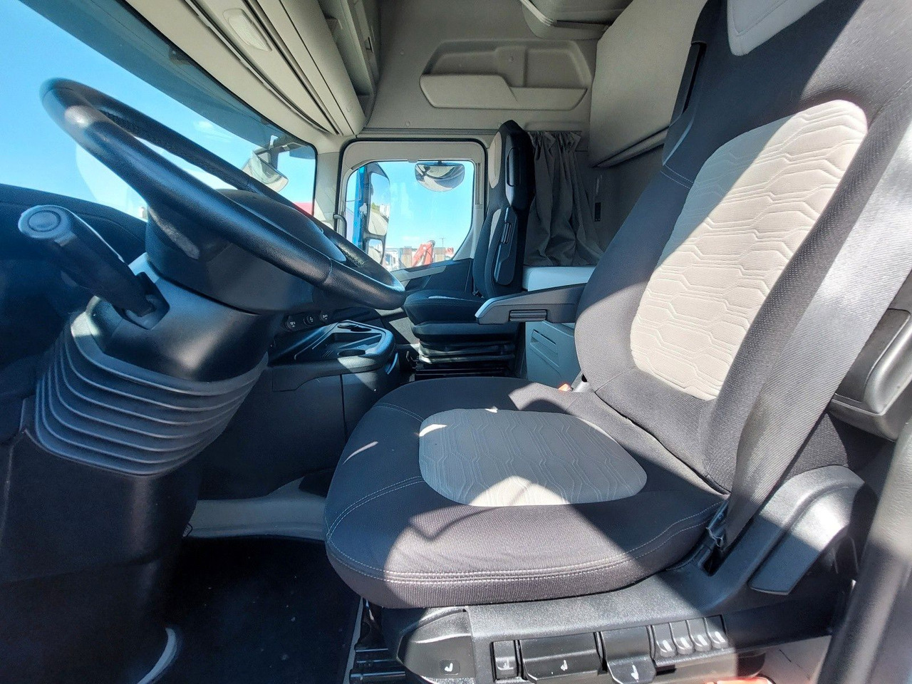 Tractor unit Ford F-Max 1850 LL