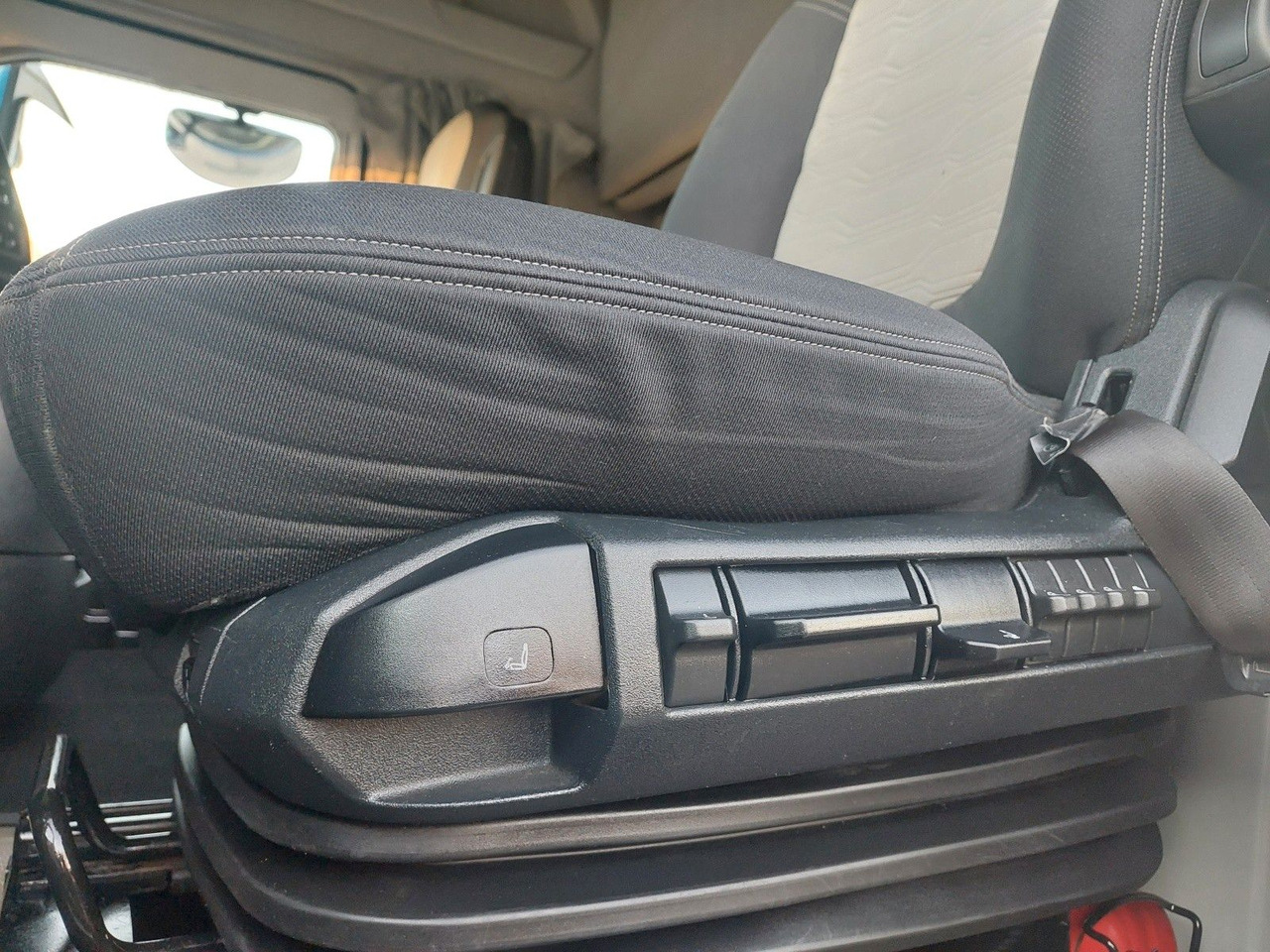 Tractor unit Ford F-Max 1850 LL