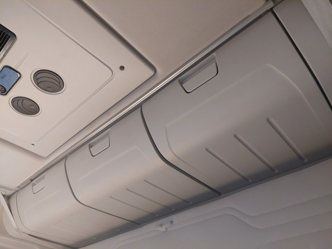 Tractor unit Ford F-Max 1850 LL