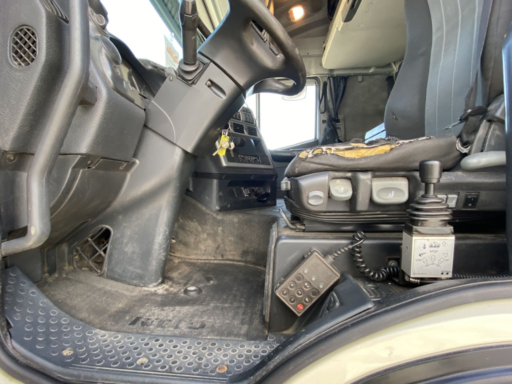 Tractor unit Iveco AS 440 S 50 TZ/P / Stralis