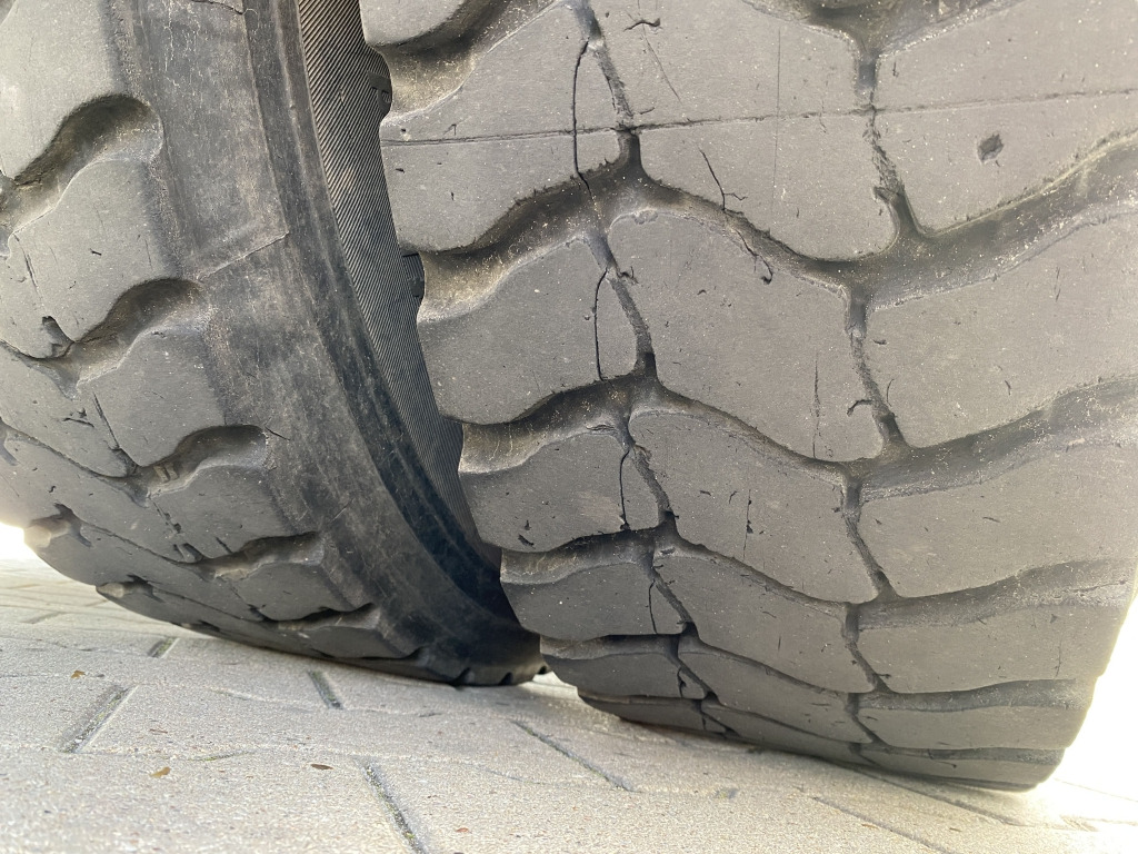 Tractor unit Iveco AS 440 S 50 TZ/P / Stralis