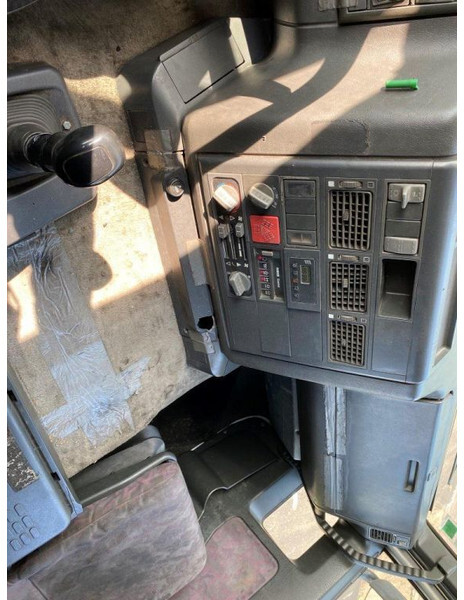 Tractor unit Iveco Eurotech 440.40 MANUAL ZF GEARBOX: picture 10