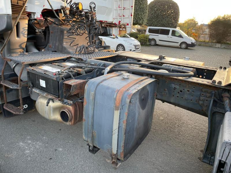 Tractor unit Iveco Stralis 560