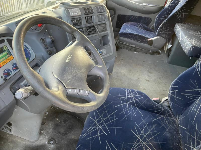 Tractor unit Iveco Stralis 560