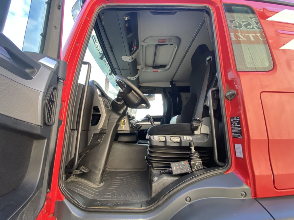 Tractor unit MAN 18.440 4x4 H BLS