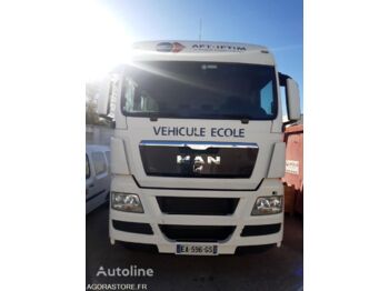 Tractor unit MAN 19.364: picture 1