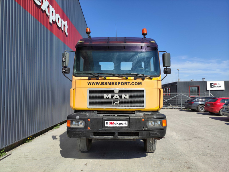 Tractor unit MAN 19.403 truck tractor: picture 16