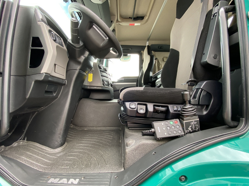 Tractor unit MAN TGS 18.460 4x4 H BLS