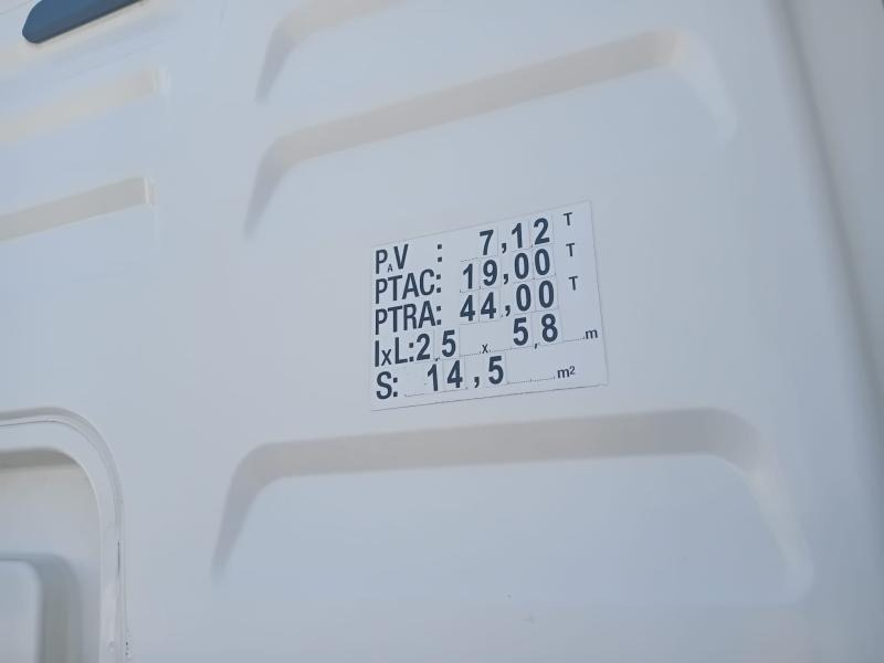 Tractor unit MAN TGX 18.440