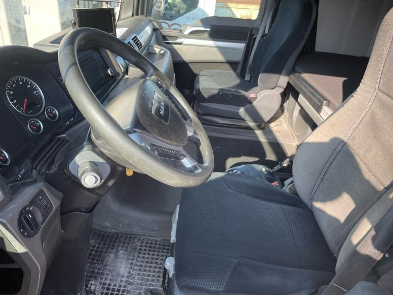 Tractor unit MAN TGX 18.440