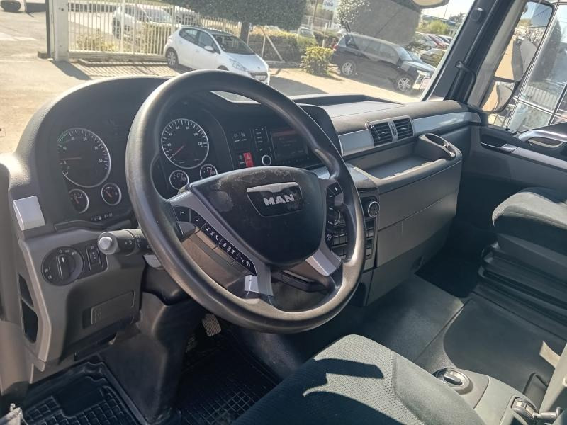 Tractor unit MAN TGX 18.440