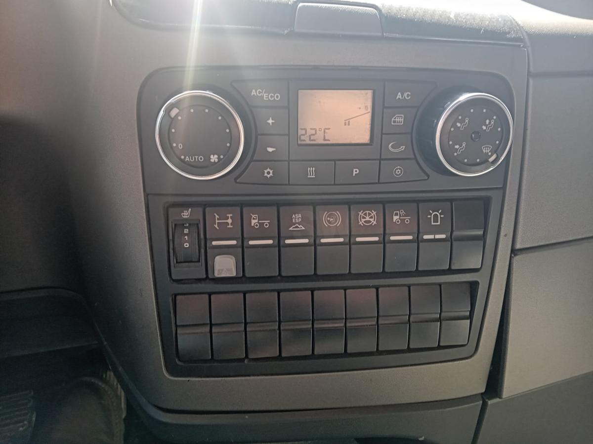 Tractor unit MAN TGX 18.440