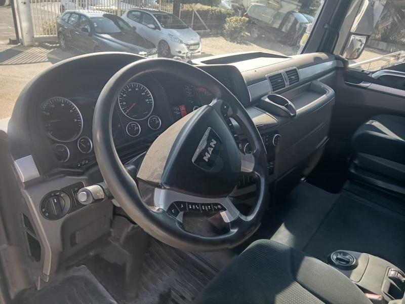 Tractor unit MAN TGX 18.440