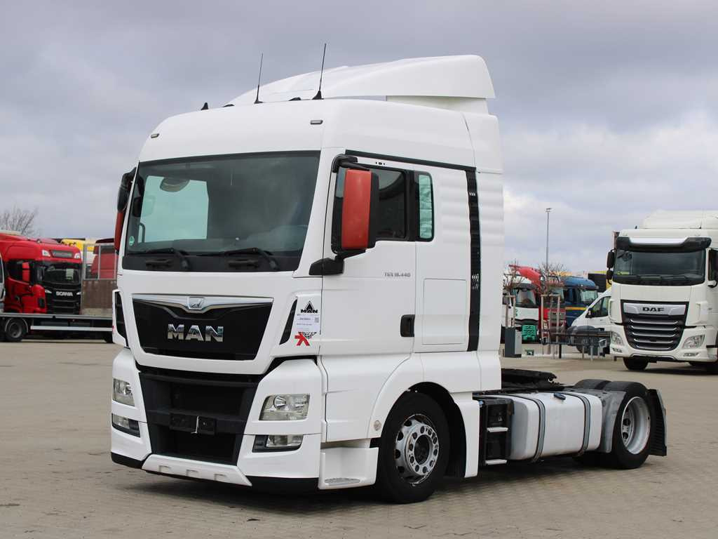 Tractor unit MAN TGX 18.440, LOW DECK, EURO 6