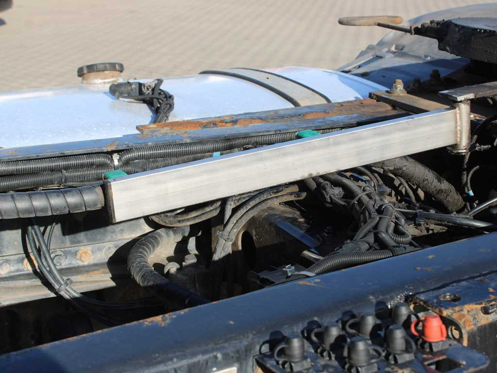 Tractor unit MAN TGX 18.480, HYDRAULICS, NAVIGATION, EURO 6