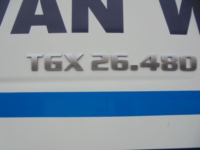 Tractor unit MAN TGX 26-480 6X2: picture 10