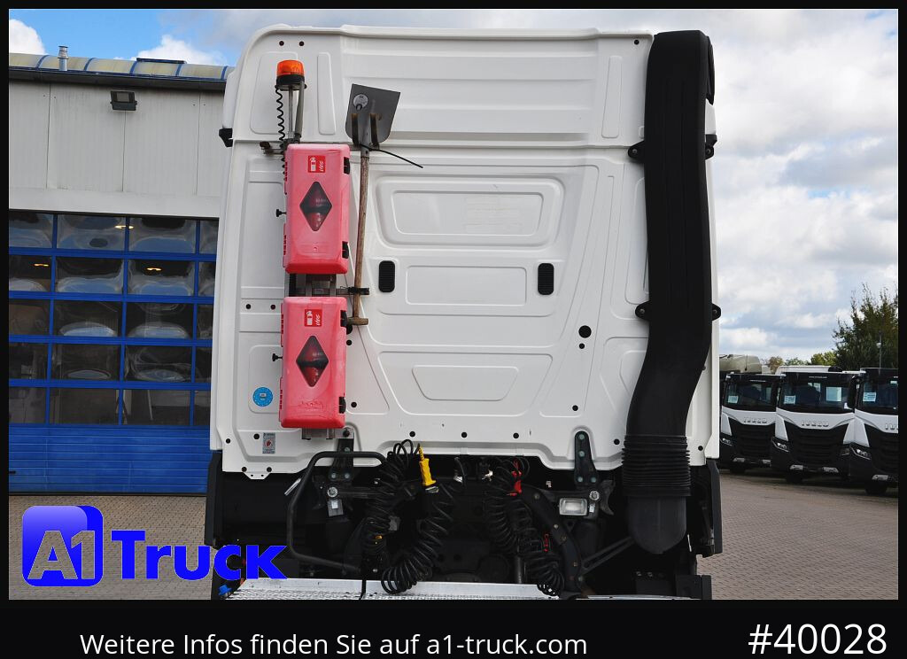 Tractor unit MERCEDES-BENZ 1843 StreamSpace GGVS ADR FL AT