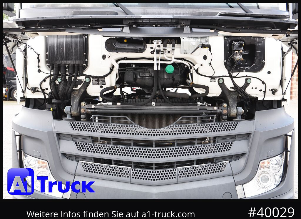 Tractor unit MERCEDES-BENZ 1843 StreamSpace GGVS ADR FL AT