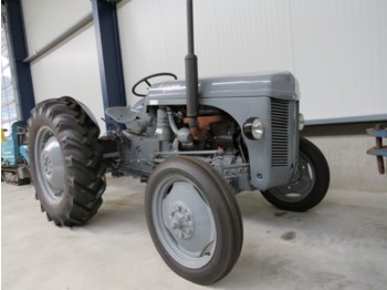 Tractor unit Massey Ferguson 2-WD tractor: picture 1