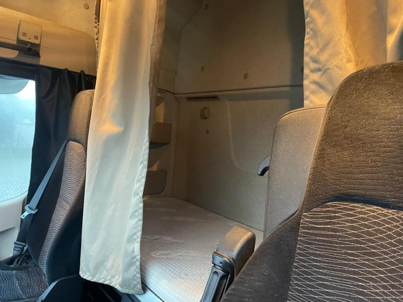 Tractor unit Mercedes Actros 1845