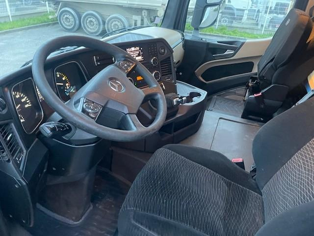 Tractor unit Mercedes Actros 1845