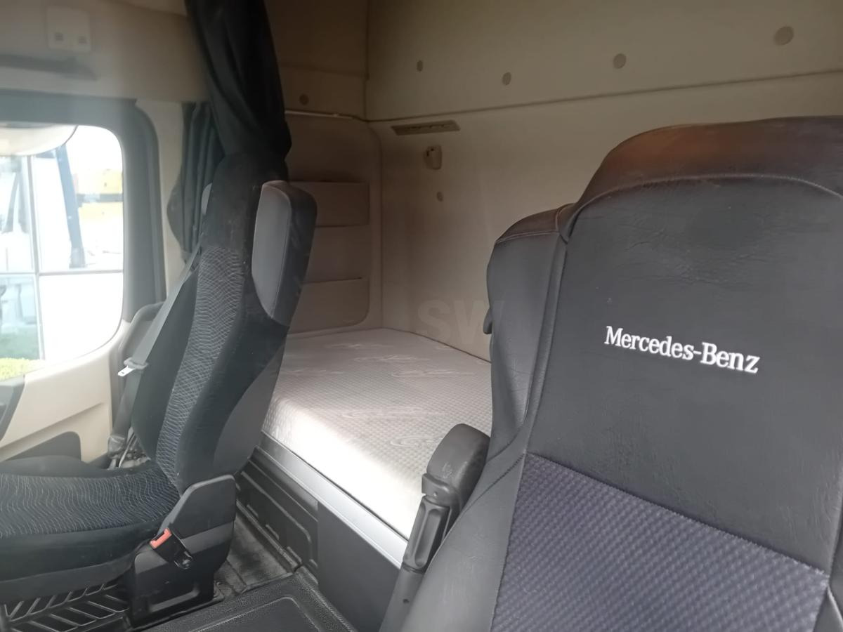 Tractor unit Mercedes Actros 1845