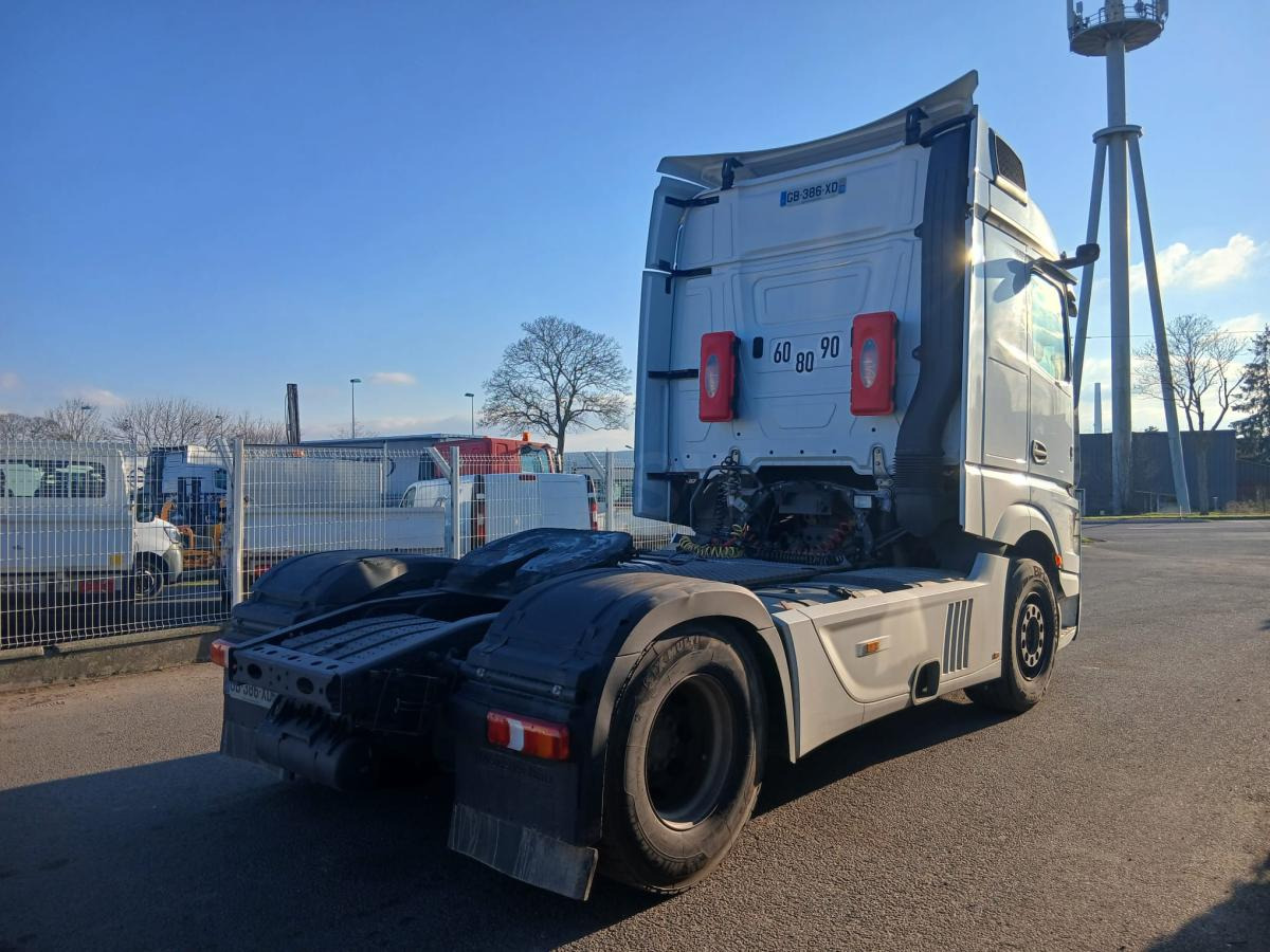 Tractor unit Mercedes Actros 1845