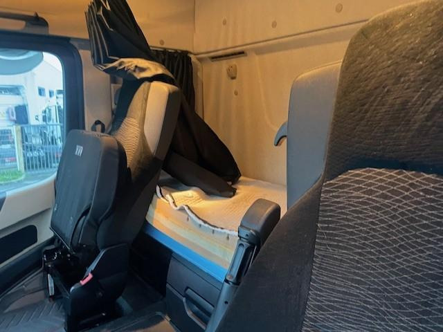 Tractor unit Mercedes Actros 1845